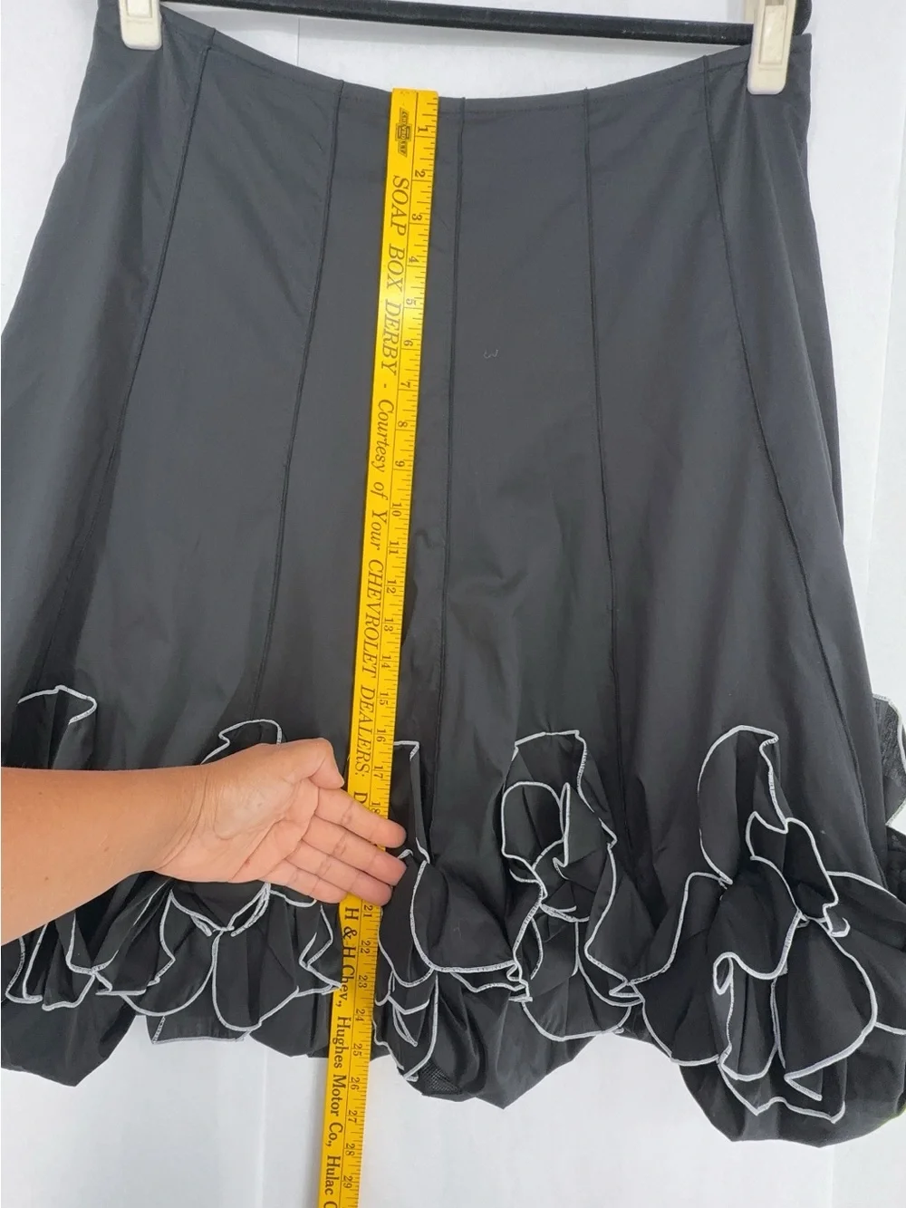 Cartise Women's Black Statement Skirt, size 12, 3D flowers with white edges nwot